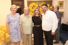Carmen Herbener, Ricardo Ortiz, Wendy Sánchez de Ortiz y Fabián Ortiz