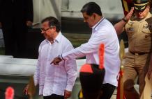 Petro llega a Venezue (11654879)