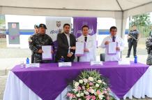 Firma de comodato entre el Ministerio del Interior y de Salud