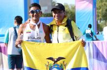 Lujo. Daniel Pintado, medalla de Oro en París 2024, y Jefferson Pérez, oro olímpico en Atlanta 1996.