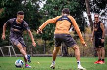 barcelona entrena as