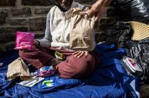 Una mujer sin hogar en Baltimore, Maryland.