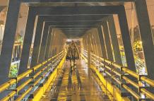 puente nocturno