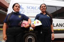 Mujeres bomberos donan cabello Solca
