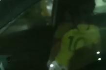bebe al interior de un carro