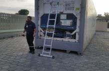 Santa Elena. Un frigorífico se instaló en el hospital Liborio Panchana. Tema y foto: Joffre Lino