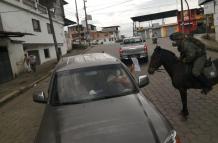 Los militares cumplen con controles en todo el país.