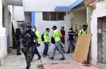 Parte del operativo de la Fiscalía en el que recaba indicios sobre una presunta estructura delincuencial en Ecuador.