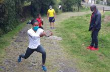 velocistas-ecuatorianos-angela-tenorio-alex-quiñónez-anahí-suárez-entrenamiento