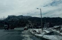 La nevada ocasionó que varios tramos de la ruta quedaran congelados. 
