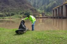 Hallazgo. El cuerpo de Mariuxi fue hallado en la represa de Agoyán, cuatro días después de desaparecer.