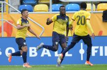Los chicos celebran la clasificación, por primera vez en la historia, de Ecuador a semifinales de un Mundial sub20.