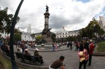 Cuatro días de feriado y los ecuatorianos aún esperan que el Gobierno Nacional y el movimiento indígena se pongan de acuerdo en la redacción de un nuevo decreto sobre los nuevos precios de la gasolina. 