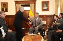 Imagen referencial. El presidente Lenín Moreno mantiene conversaciones con obispos que conforman la Conferencia Episcopal Ecuatoriana.