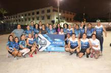 Unión. Los deportistas que forman parte de la agrupación Malecón Running se preparan para participar en la Media Maratón Ciudad de Guayaquil Diario EXPRESO.