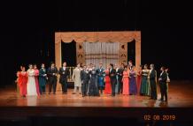 Una escena de La viuda alegre, la opereta vienesa que llenó dos días de función el Teatro Centro de Arte.