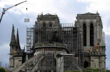 El deán de Notre Dame ve signos de milagros en lo que se ha salvado