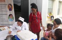 Brigadas en distintos sectores de Guayaquil, así como en los centros de salud están realizando la vacunación.