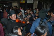 Melodía. El violín es parte esencial de los sanjuanitos, coplas, entre otros ritmos que se oyen durante la fiesta.