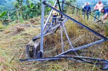 El ataque a la torre eléctrica de Viche llegó a una de las juezas de Quinindé a inicios de abril. Ella vinculó a Guacho al proceso. La misma jueza llevó el caso de la narcoavioneta que apareció incinerada en 2015 en esa zona y procesó el asesinato del alc