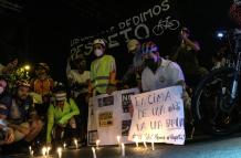 Ciclistas organizaron un plantón para pedir justicia por la muerte de Santiago Jaramillo.