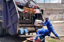 La recolección de basura en Quito no se detuvo durante la emergencia sanitaria.