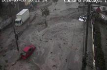 Desbordamiento de una quebrada en Pomasqui, noroccidente de Quito.