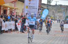 Vuelta-Ciclística-Ecuador-competencia-Byron-Guamá
