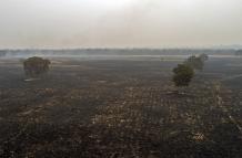 Fotografía de un incendio el lunes 31 de agosto de 2020 en las cercanías de Cuiabá, estado de Mato Grosso (Brasil).