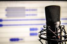 microphone-338481_1920