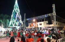 ENCENDIDA DE ARBOL EN SANTA LUCIA