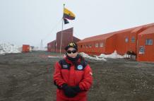Mujer en la Antártida