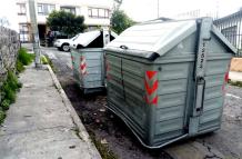 Los contenedores de basura son objeto de vandalismo en Quito.