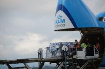 Llega cargamento de vacunas a Ecuador.