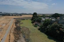 Lago. El cuerpo de agua de la ciudadela duraneña es el único remanente natural en ese sector industrial.