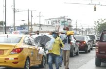 VENDEDORES INFORMALES (6994596)