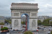 El Arco del Triunfo embalado, una obra efímera acorde al siglo XXI