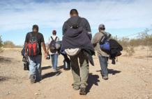 migrantes en frontera de México con Estados Unidos