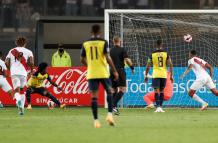 PERÚ-ECUADOR-ELIMINATORIAS-VAR