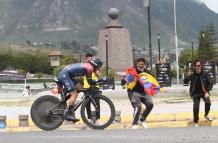 richard-carapaz-mitad-mundo