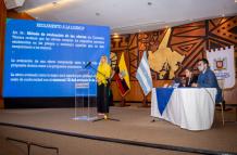 Presentación. La prefecta del Guayas, durante su intervención ayer.