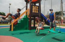 Inversion de USD 250 Mil se inauguran 2 parques en el sur  20