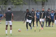 Entrenamiento-emelec-jugador-Capwell