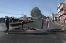 La situación aún no era controlada por las autoridades y la estación central de la Ecovía permanecía aún cerrada.