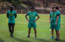 Fabián Bustos lidera el primer entrenamiento en su vuelta a Barcelona.