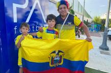 Hinchas Ecuador amistoso Murcia