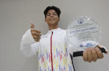 Jeremy Menoscal campeón mundial aletas