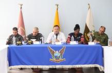 Reunión. El ministro del Interior Juan Zapata llegó junto a la cúpula policial para detallar las acciones que realizaran para frenar la delincuencia.