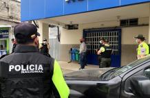 Referencia. La mujer habría llegado hasta la Institución para devolver un dinero a un civil que libaba en el lugar.