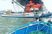 Incendio barco pesquero
